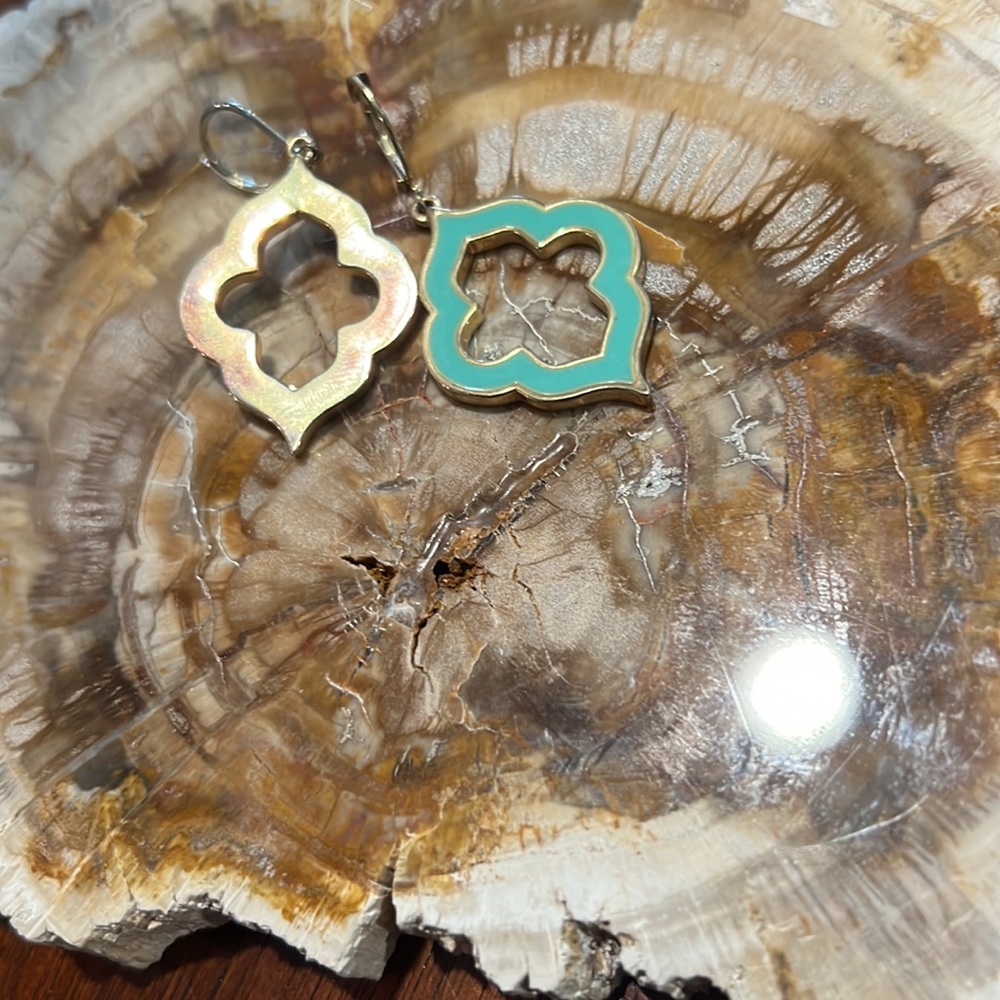 Earrings. - Picture 3 of 4